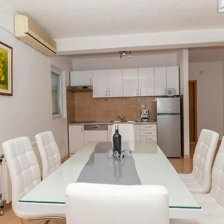 Violeta With Amazing Sea View Apartman Makarska